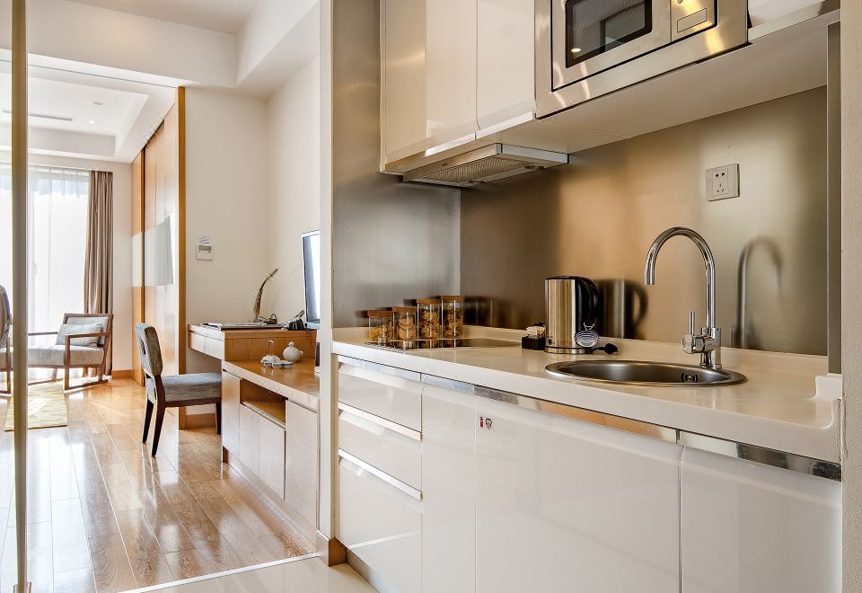 悦享大床房（SIEMENS洗烘机+松下衞洗丽+开放式厨房）