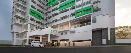 Whiz Prime Hotel Megamas Manado