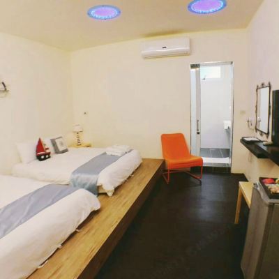 Quadruple Room without window Blue Bay Inn Promo Code