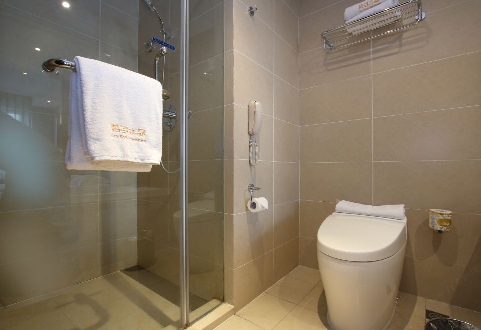 商務大床房（小冰箱+保險柜）