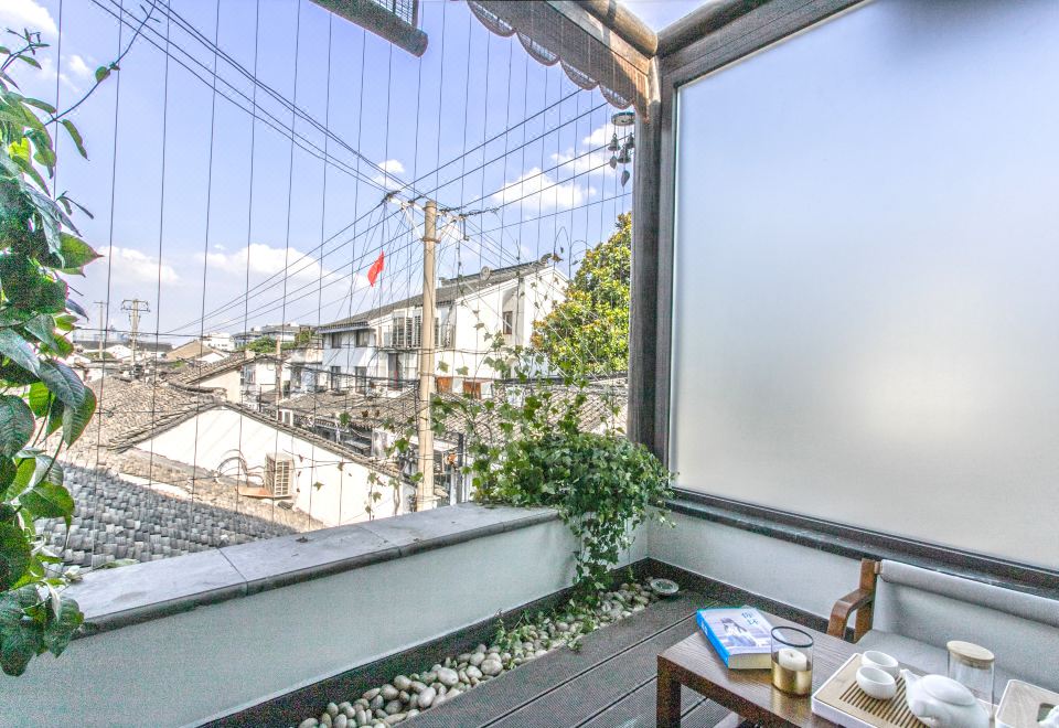 月滿軒窗·弦思大床房「巨幕投影·智能茶臺」