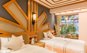 LiJiang Shiningland Resort Hotel(Lijiang Old Town)