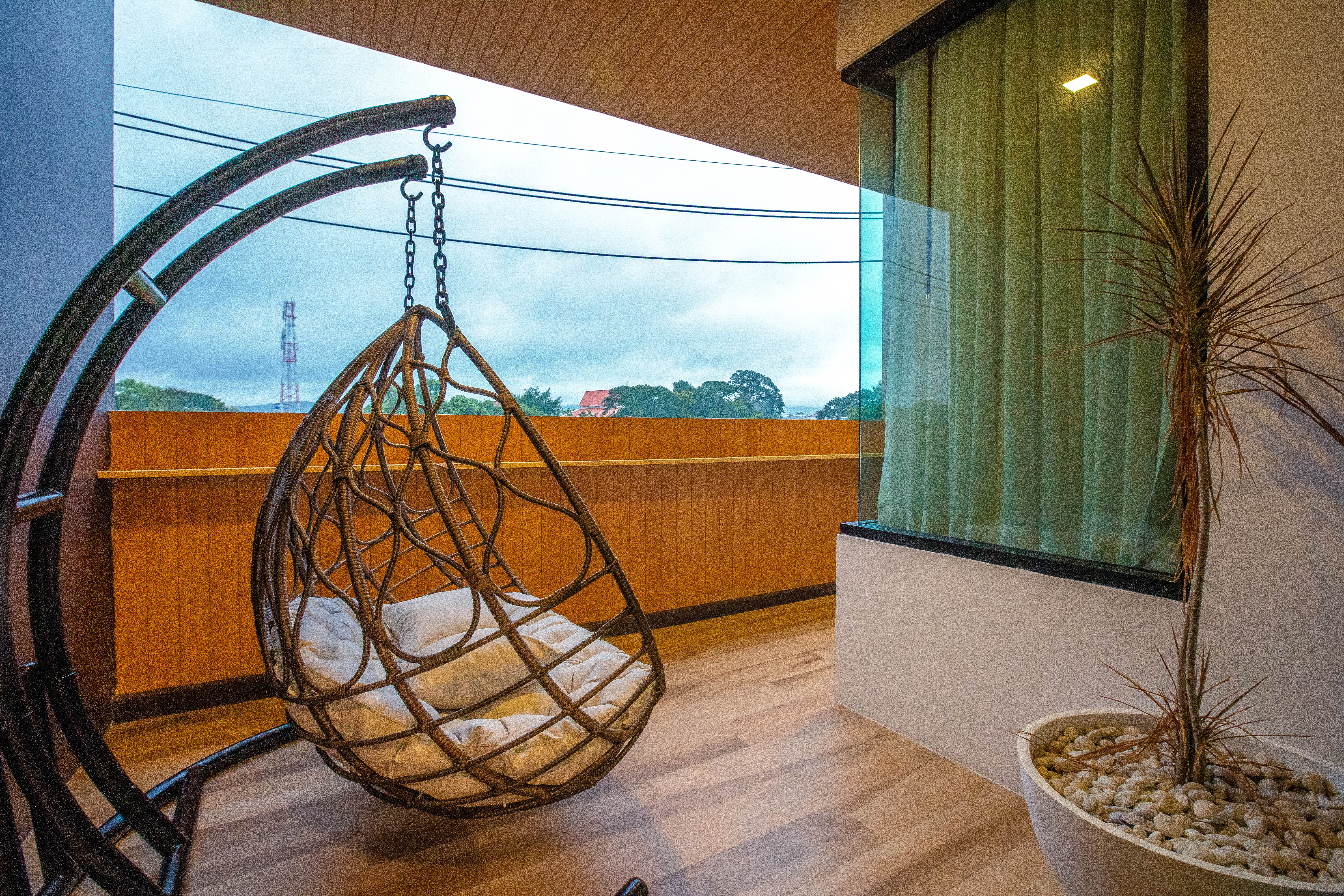 阳台套房大床房