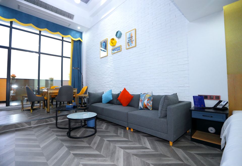 自由海·loft雙大床棋牌套房【洗衣機+小廚房+冰箱】