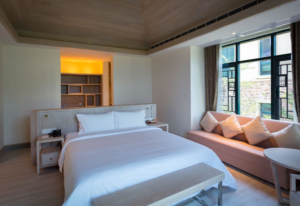 Regal Palace Hot Spring Hotel GuangzhouV16 Villa - 5-Room (Private pool, soaking tub, mahjong)