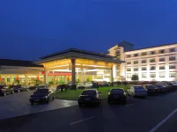 Hengdian World Studios · Grand Hotel (Near Qin Dynasty Palace & Riverside Scene Qingming Picture) Hotel a Dongyang