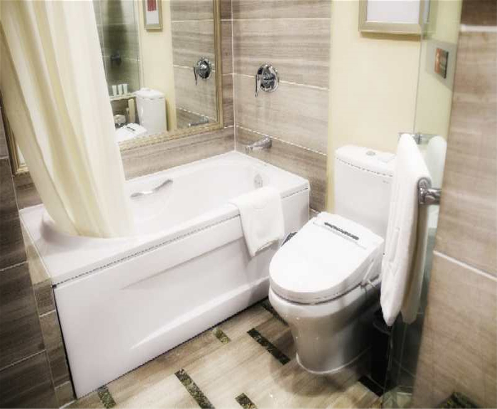 豪华套房超大床