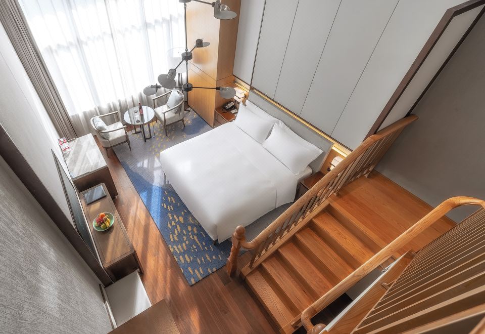 Loft湖景复式套房（高挑空设计+私密格局）