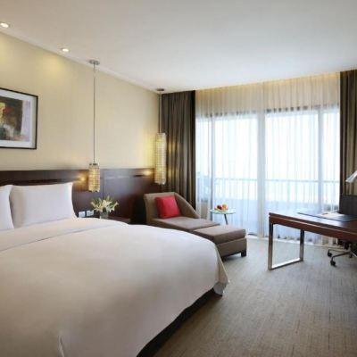 城景或灣景特大號床套房（ 可使用俱樂部） 馬尼拉索菲特菲律賓廣場酒店（多功能酒店）優惠