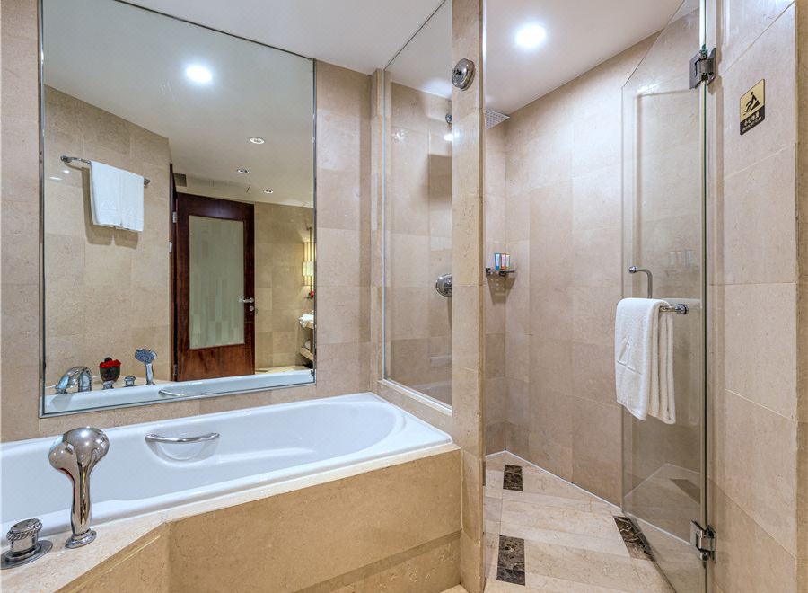 Kuntai Royal Hotel BeijingDeluxe Queen Room