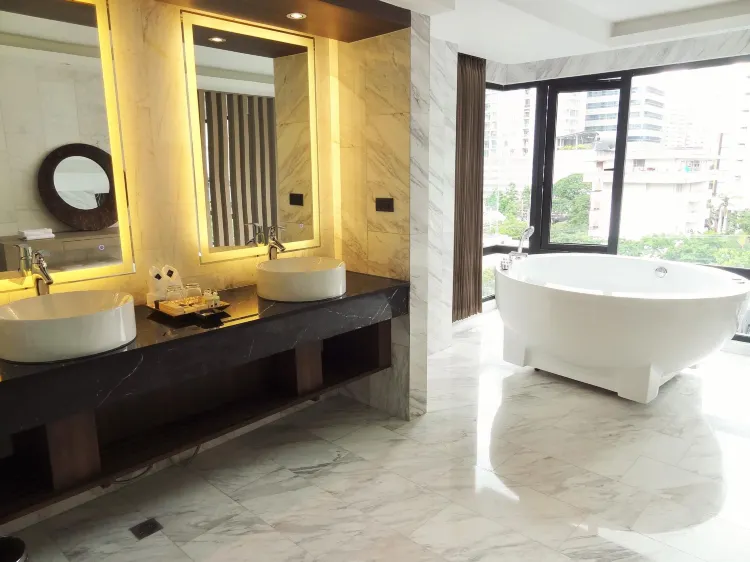 ห้องสวีทพร้อมอ่างจากุซซี่