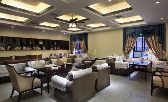 Yu Hill Hotel (Guilin Arctic Square)