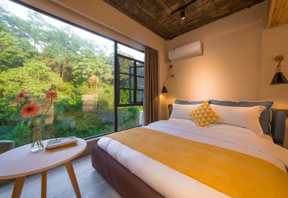 LOFT森林浴缸套房