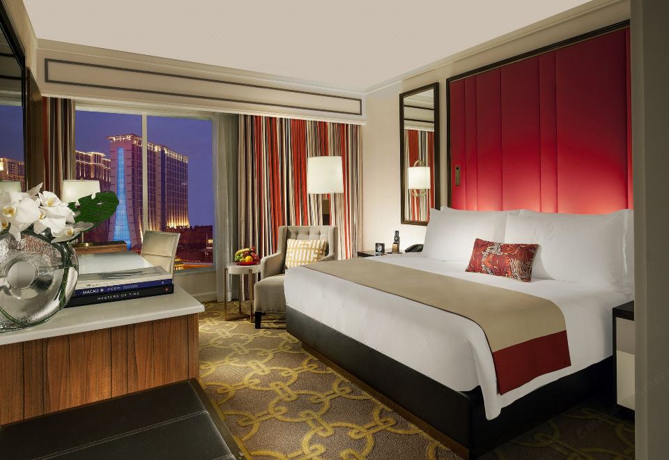 The Parisian MacaoDeluxe King Room