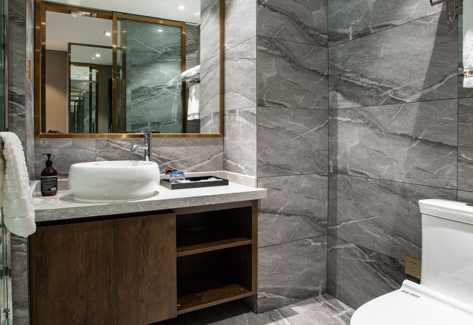 轻奢阔景大床房