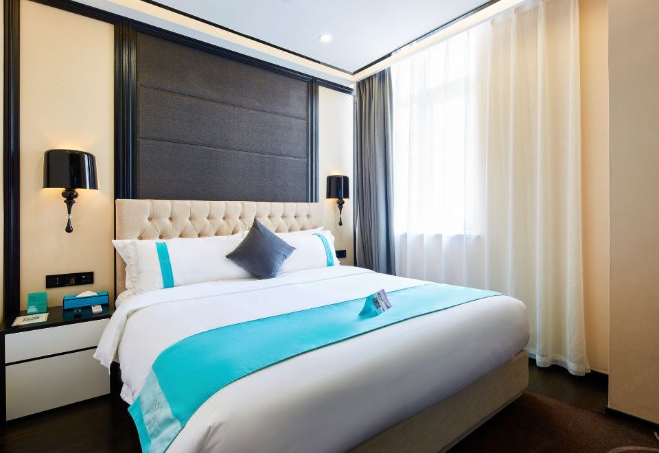 希岸高级大床房-智能客控