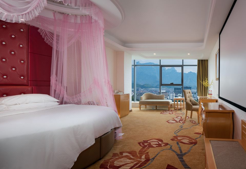 豪华浪漫圆床房