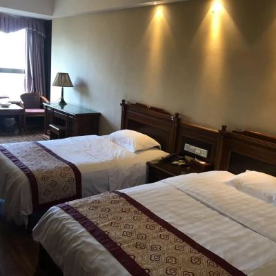 豪華實木家庭房 君逸賓館（福州東街口地鐵站三坊七巷店）優惠