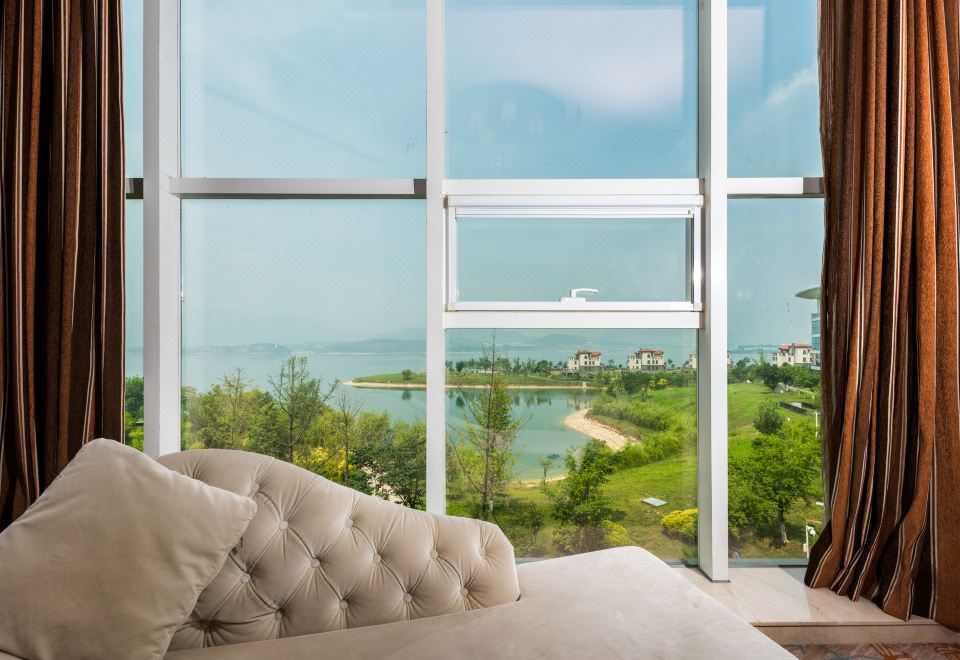 湖景高級雙床房