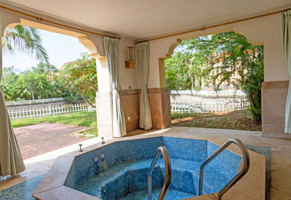 地中海溫泉別墅五房（含私家湯池）