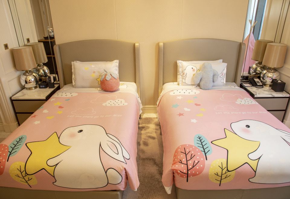 the Langham HaikouJoyful Family Interconnecting Sea-view Room