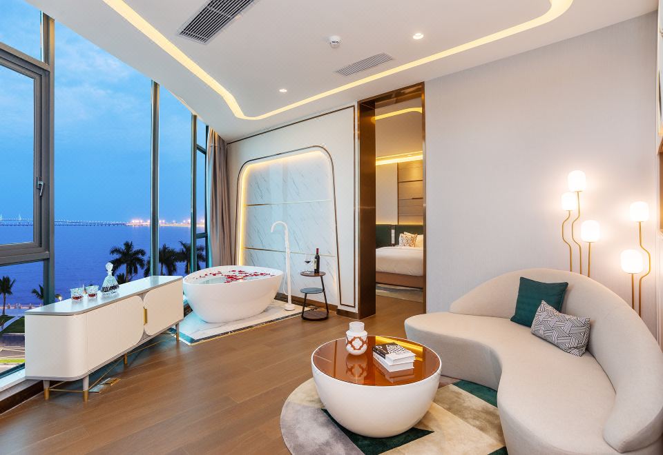 Coastal·海景度假套房「智能客控+浴缸泡澡+180°海景」