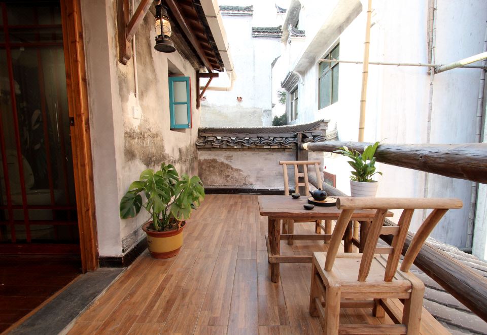 Zhilan Scenic Balcony Double Bed Room