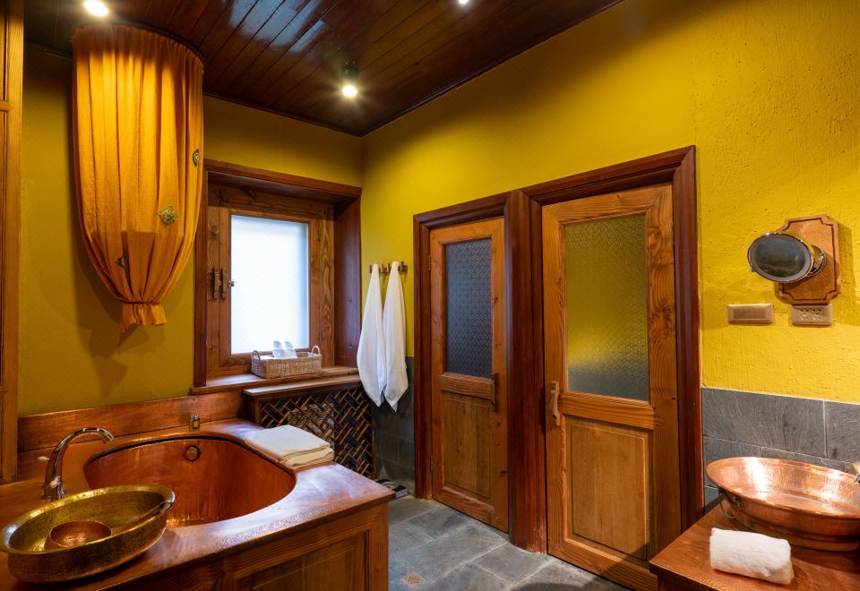 Songtsam Shangri-la LinkaSuperior Room (2 beds)