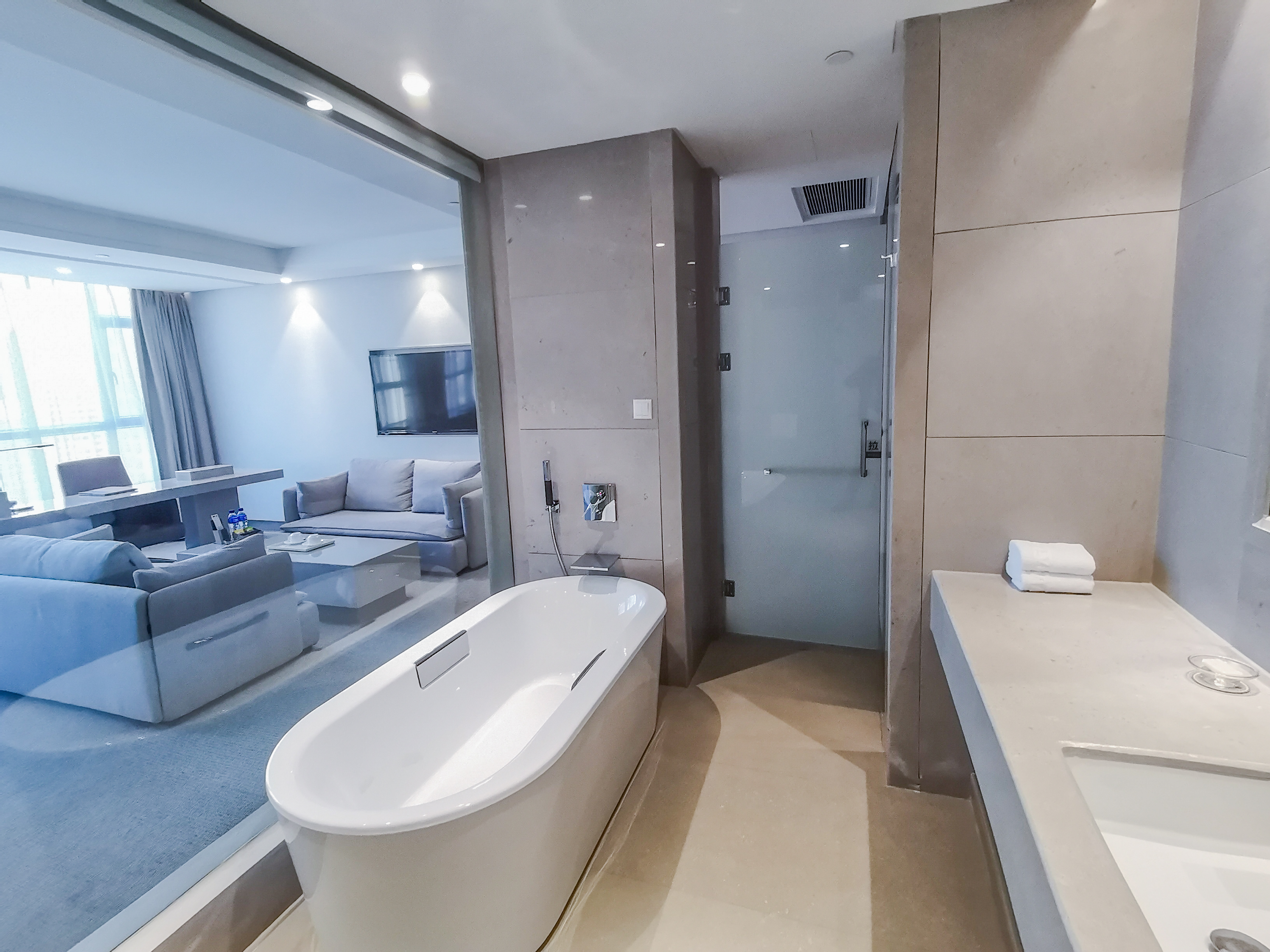 Sylvia Hotel行政城景大床房（地暖）