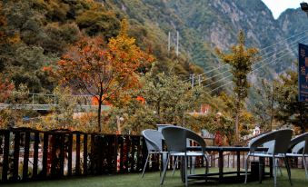 Lixian Bipeng·Shiguang Hot Spring Hotel