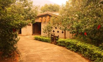 Qingshui Lake Farmhouse