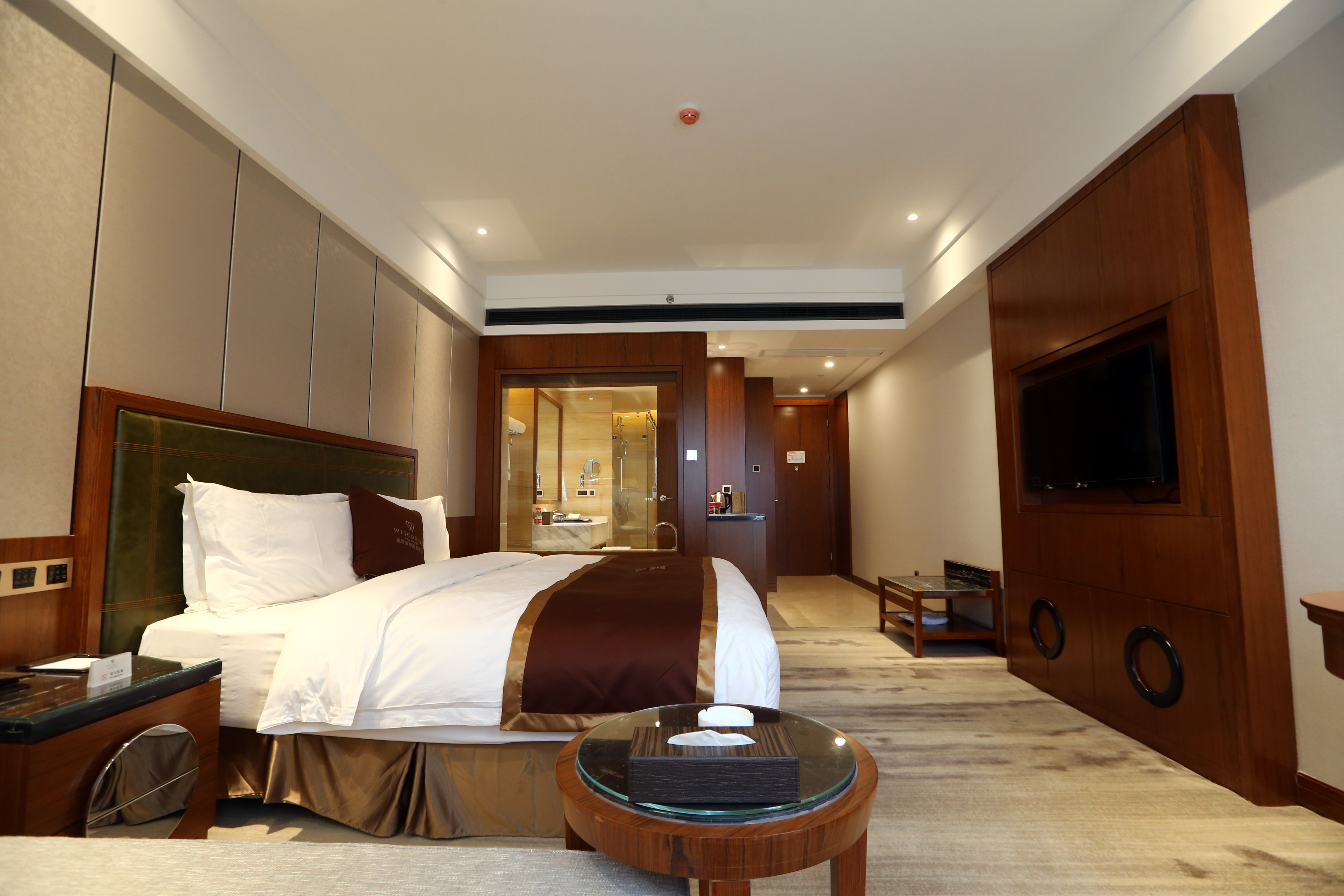 豪华大床房（超大房间+浴缸+智能马桶）