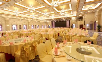 Longfeng Sports Theme Hotel