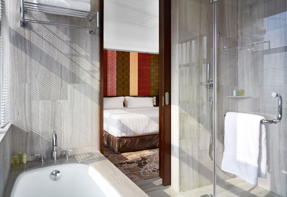 Radisson Blu Hotel LiuzhouRiver View Two Bedroom Suite