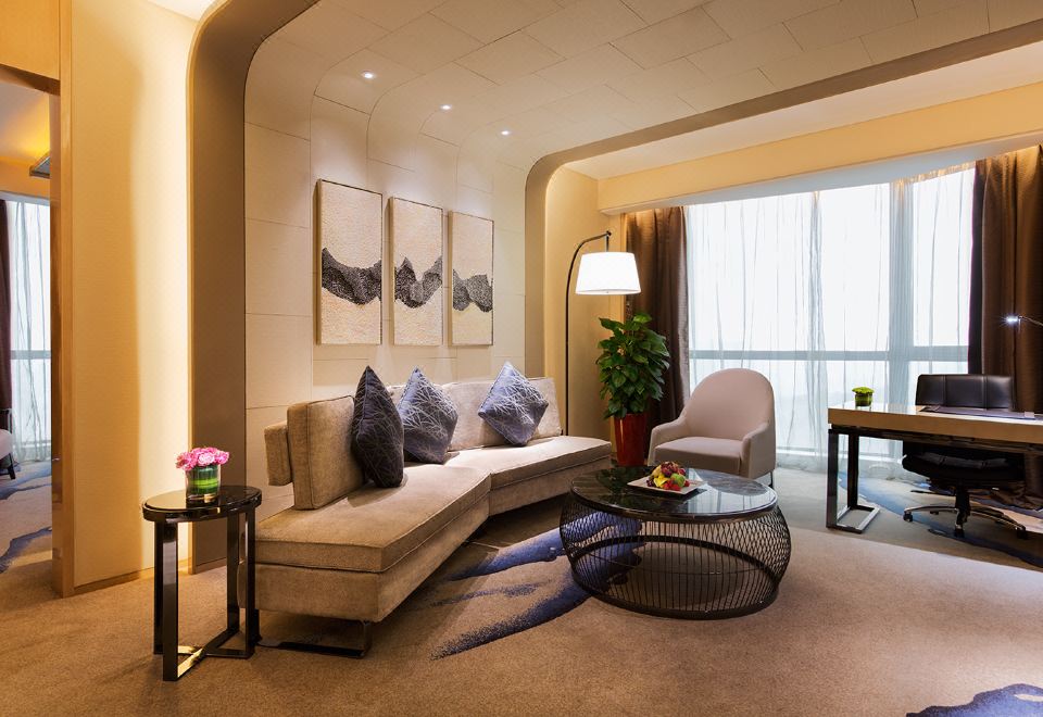 Wanda Realm BengbuDeluxe Suite (Indulgent Space + Walk-in Closet + Separate Living Room)