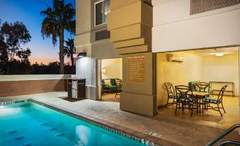 Candlewood Suites Anaheim - Resort Area, an IHG Hotel