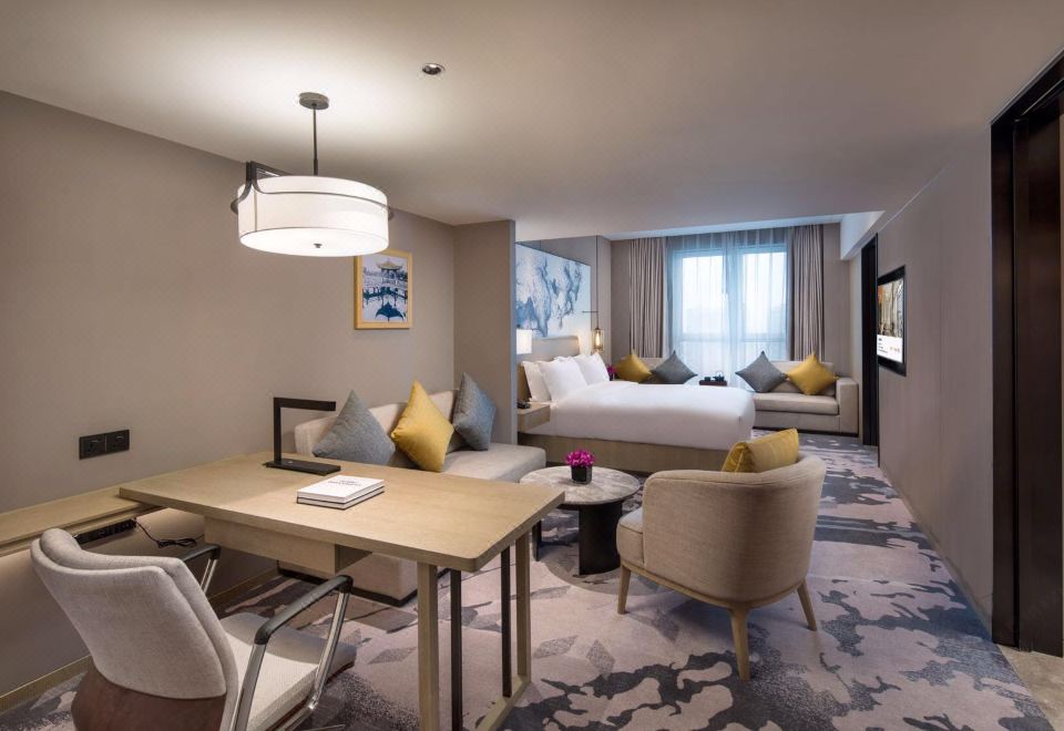 琥珀大床房（迷你冰箱+智能客控）