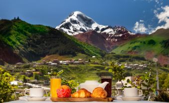 Porta Caucasia Kazbegi