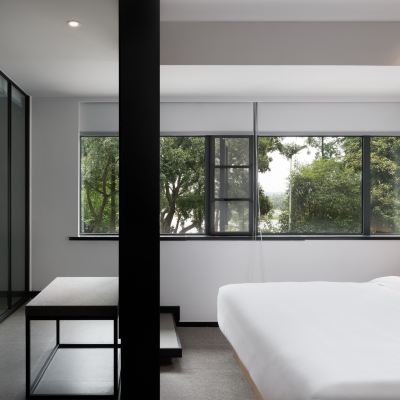 恬雅『街景浴缸大床房』 SFEEL設計師飯店（樂山大佛美食街店）優惠