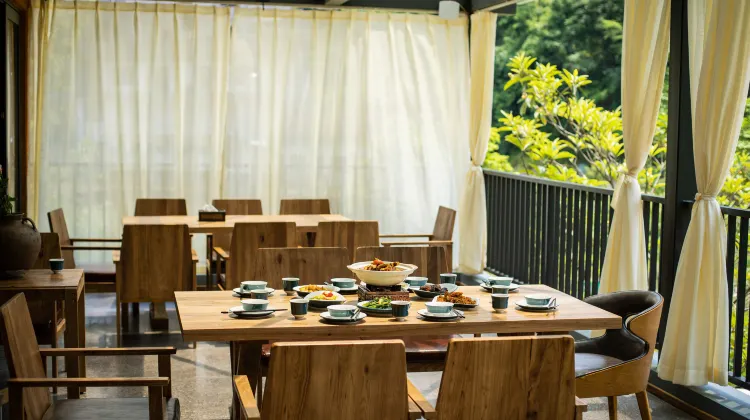 プーイージュー ホステル 食事・レストラン