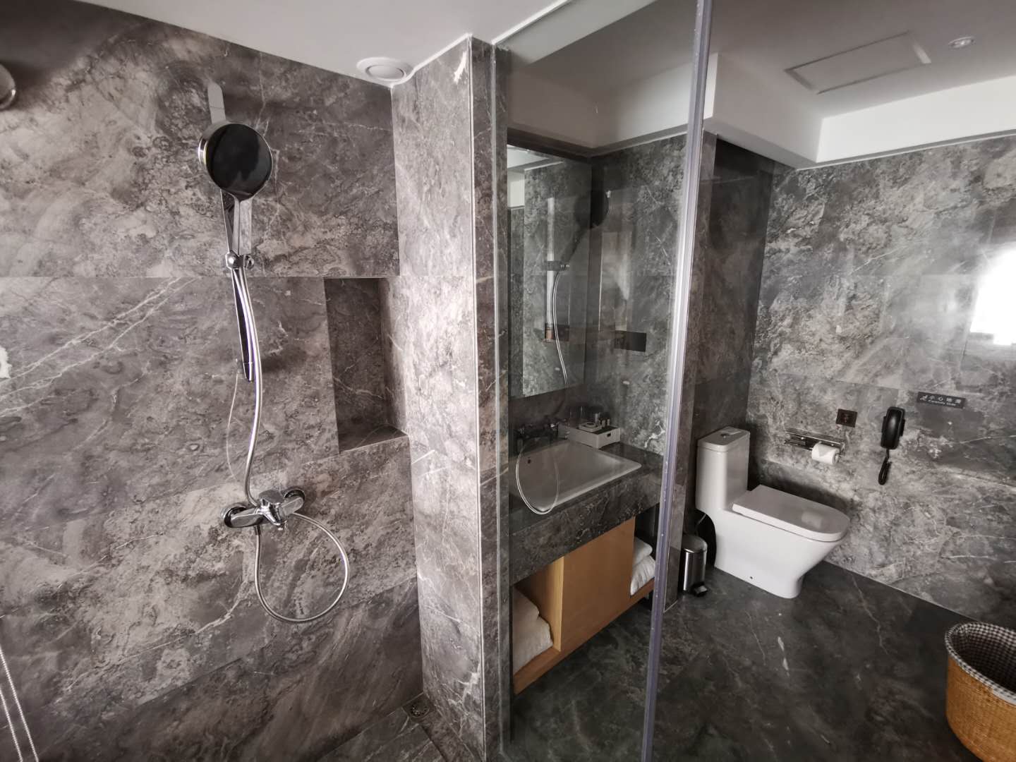 轻享大床房|森林氧吧+零压床垫