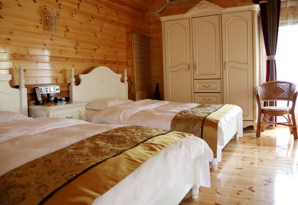 Qingsongling Cabin Twin Room