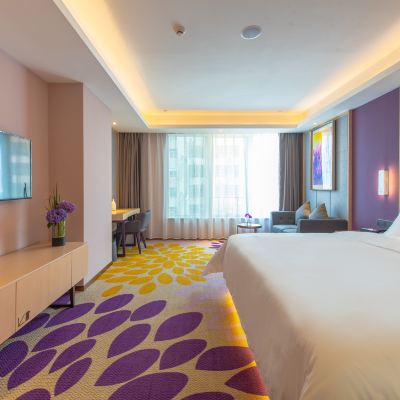 商務大床房（沙發+電動窗簾） 麗楓酒店（佛山順德大良清暉園步行街店）優惠