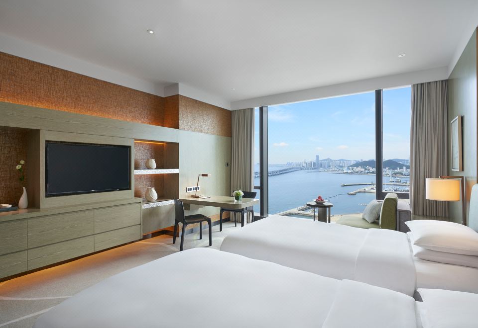 Grand Hyatt DalianGuestroom - Sea-View, Bay (2 Beds)
