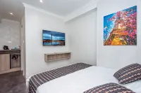 Holiday Hotel
