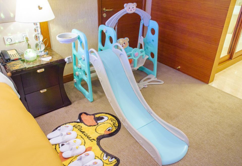 大嘴猴主題雙床房