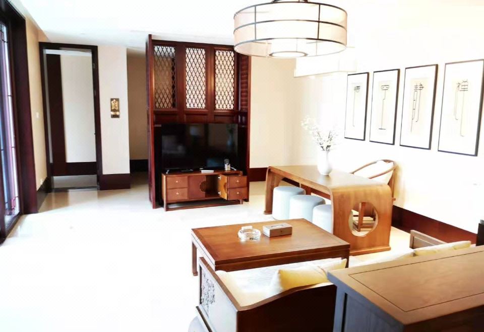 遐景六居庭院房