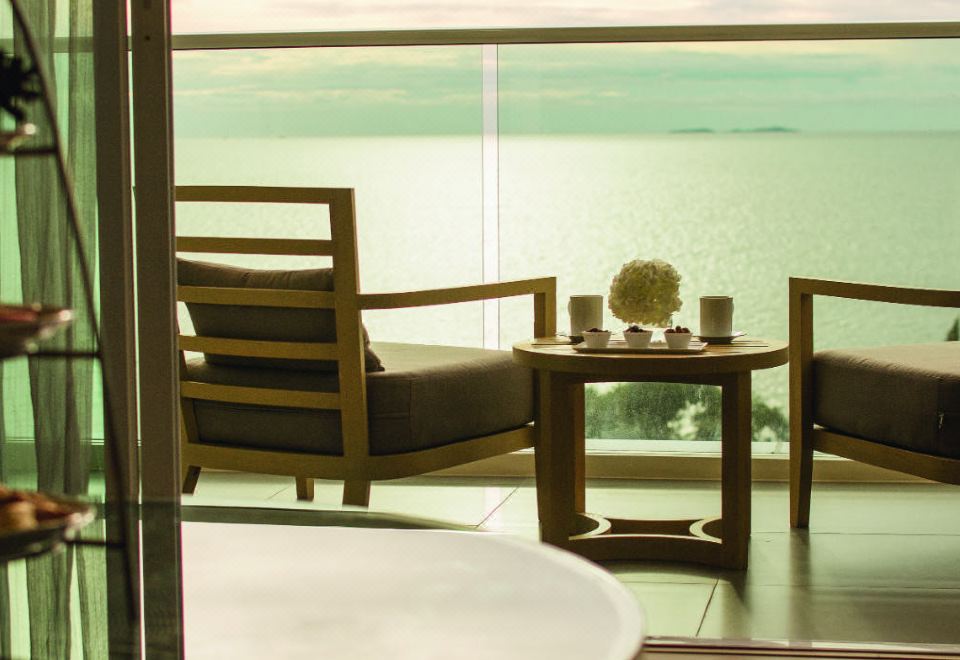 Mövenpick Siam Hotel Na Jomtien PattayaPremium King Room With Sea View