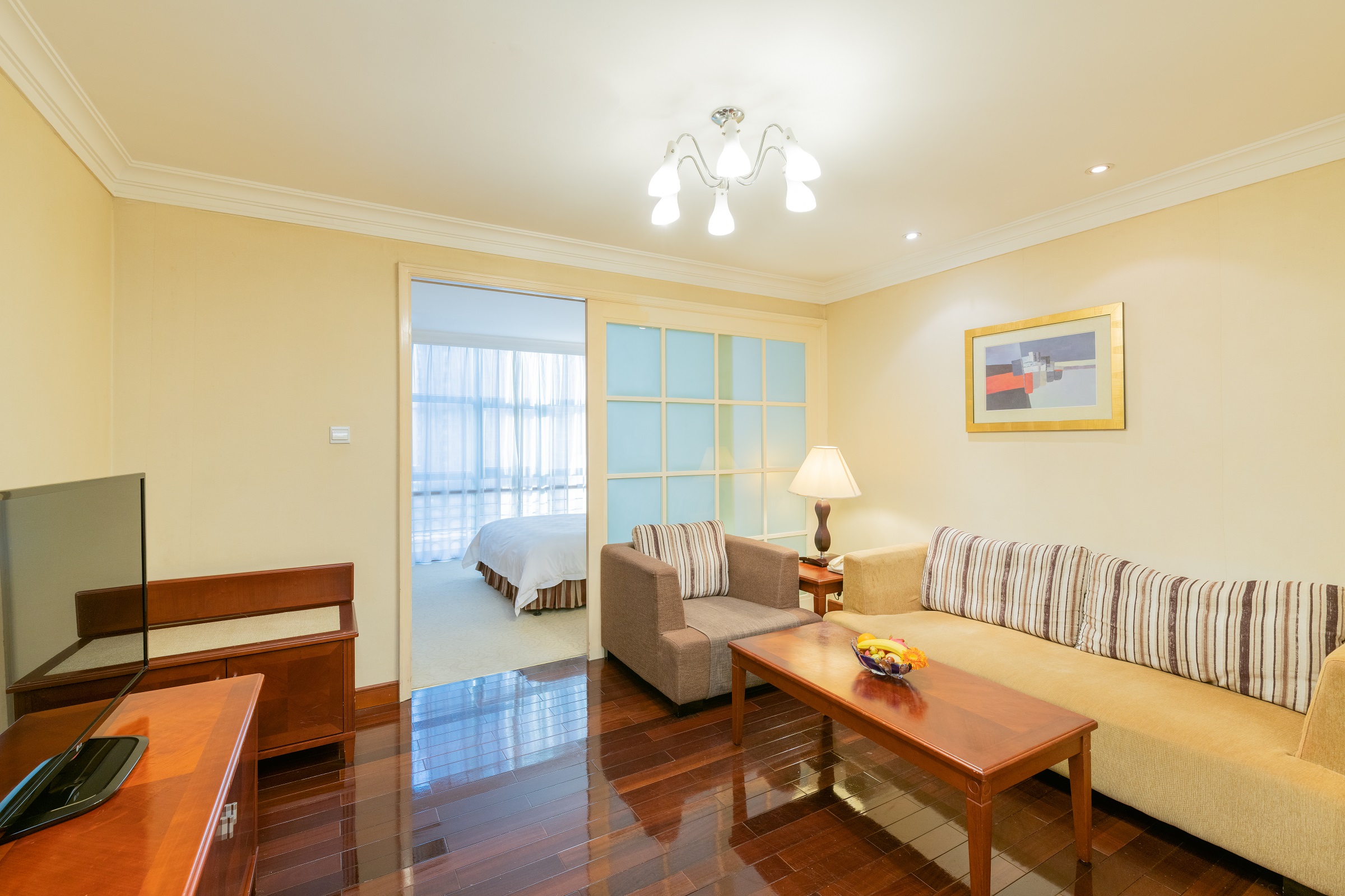 商務大床套房（一房一廳）