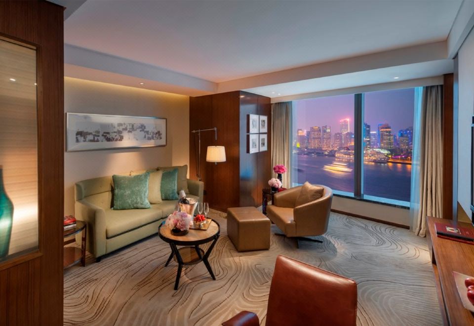 Mandarin Oriental Pudong ShanghaiHarbour City Suite